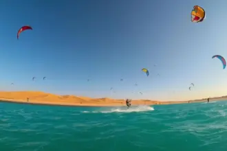 Pourquoi Dakhla est devenue la capitale mondiale du Kitesurf