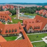 Pourquoi la ville d'Ifrane est surnommée la "Petite Suisse"
