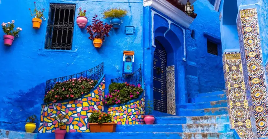 Pourquoi la ville de Chefchaouen est-elle vraiment bleue ?