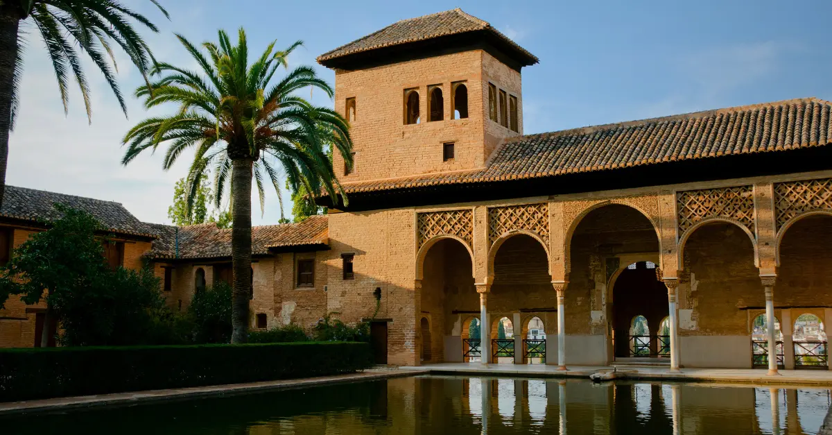 Architecture mauresque marocaine : 7 influences majeures dans le design moderne