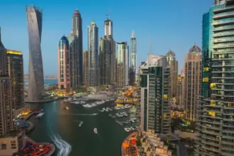 Dubaï face au verrou d'Ormuz : la course aux itinéraires alternatifs