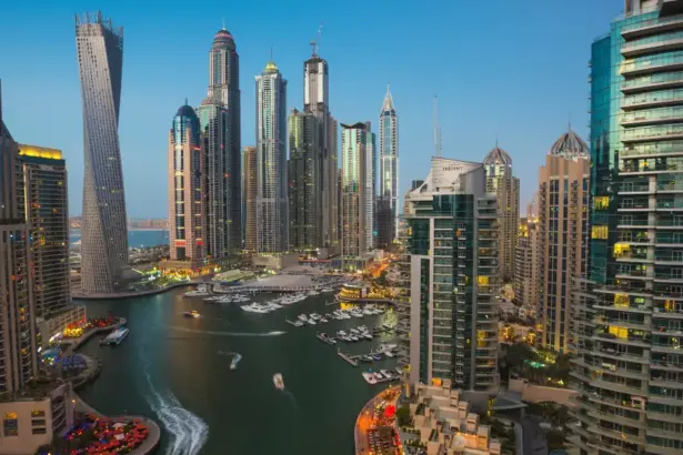Dubaï face au verrou d'Ormuz : la course aux itinéraires alternatifs