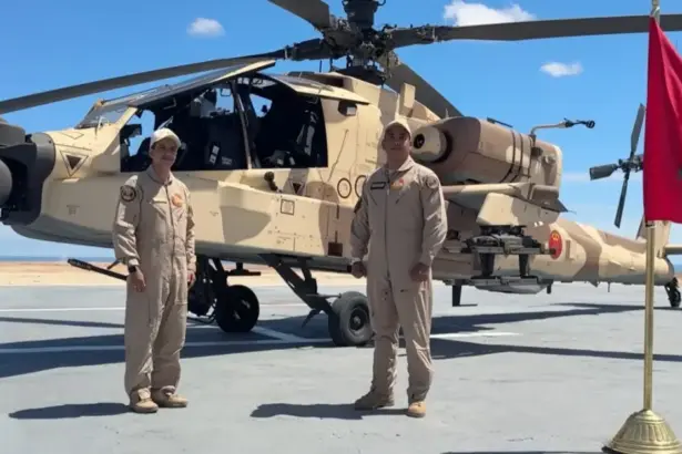 Hélicoptères Apache Maroc, l'armée Marocaine se renforce !