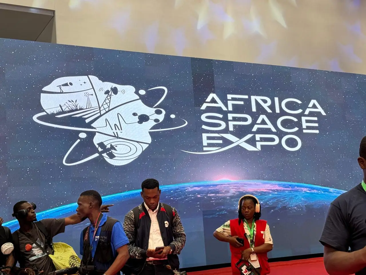 Sommet spatial africain à Abidjan  Maroc au premier plan