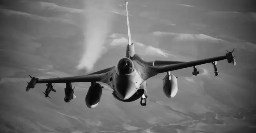 Le F-16 américain bientôt équipé d’un missile hypersonique